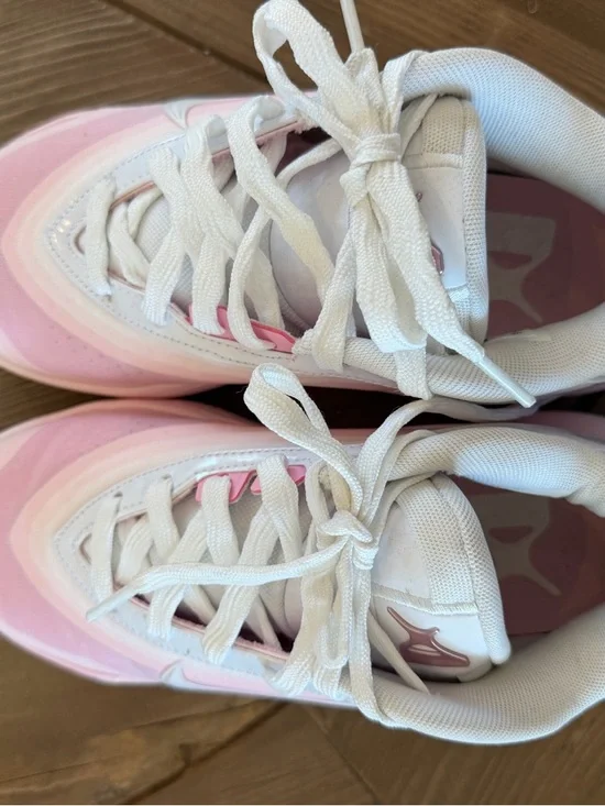 Brand New - never worn outside the house. - Picture 4 of 6